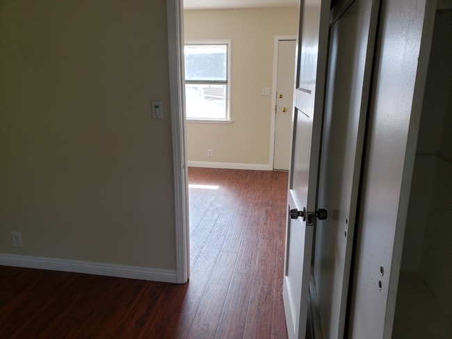 Building Photo - 3519 Orchard Ave Unit D upstairs Rental
