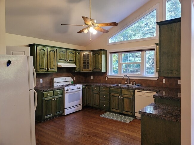 235 Scenic Dr