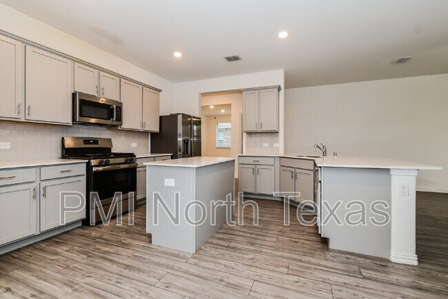 Photo - 1208 Mesquite Ln