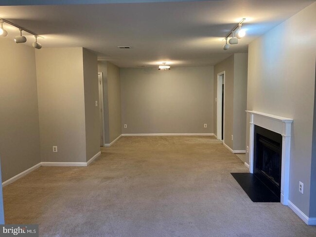 Photo - 2822 Lee Oaks Pl Unit 101