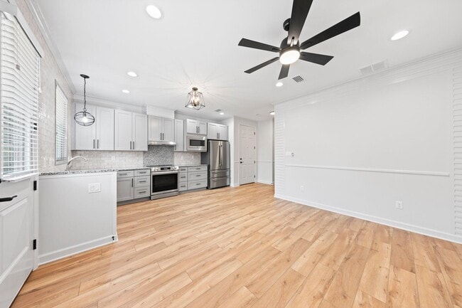 Photo - 305 Willingham Dr