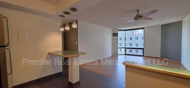 Photo - 1625 Larimer St