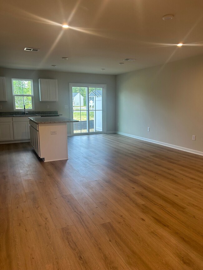 Photo - 284 Meadows Dr