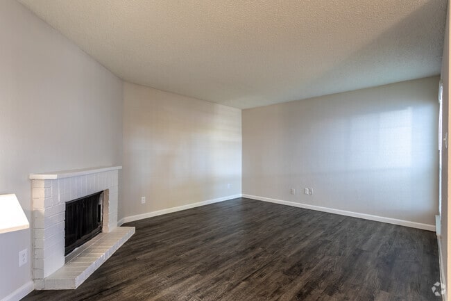 1 habitación, 1 baño - 704 pies cuadrados A1AR - Sala de estar - Oaks at Duck Creek