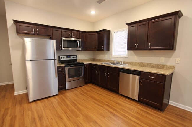 Photo - 339 N College St