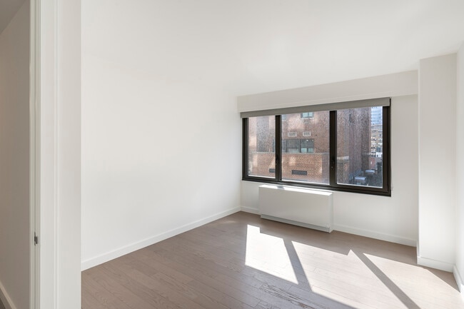 Photo - 220 East 72nd Street