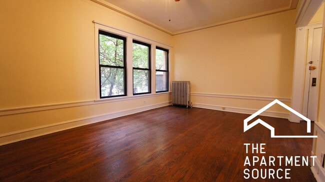 Photo - 2422 N Sawyer Ave Unit 3S