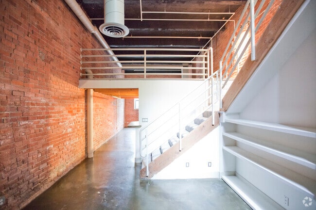 Building Photo - 6533 E Jefferson Ave Unit 110 Rental