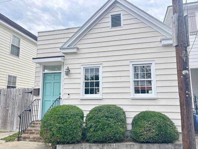 Available July 9th. FULLY FURNISHED 3 BR i... - Available July 9th. FULLY FURNISHED 3 BR i... House