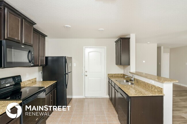 6138 Lakefront