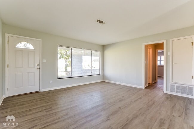 Photo - 1102 Orwell Ave