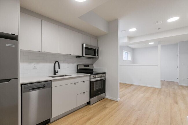 Photo - 0.0 bedroom in Edmonton Alberta T5G 2T1 Unité B2