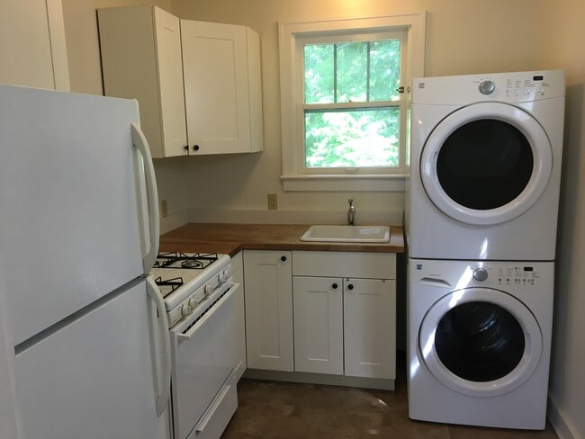 Photo - 2210 Euclid Ave Unidad 2210 1/2