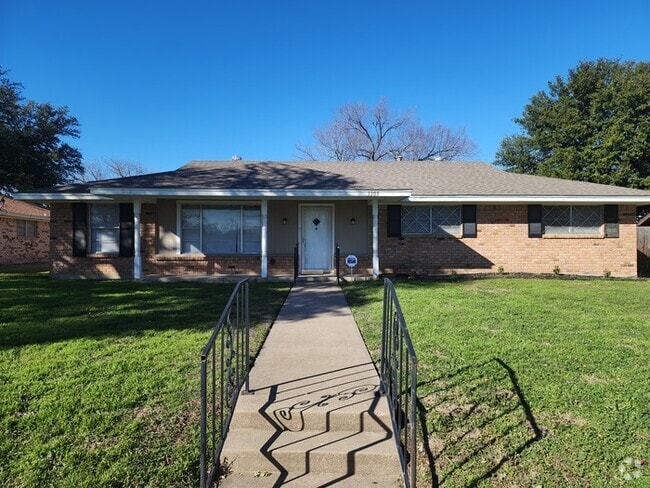 Building Photo - 3309 Valley Forge Trail Rental