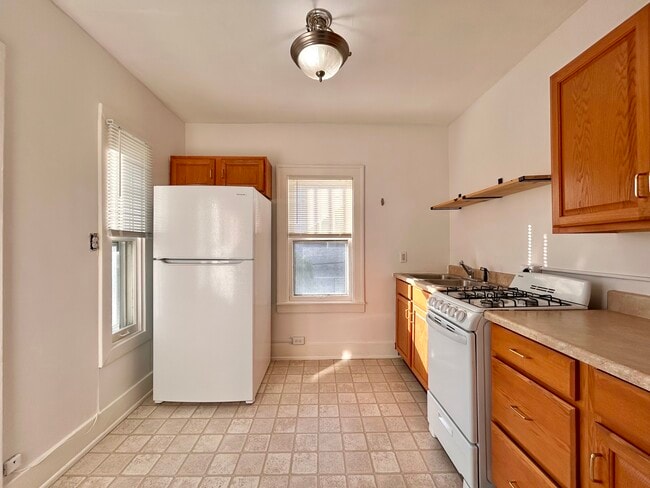 Photo - 224 Lyon St NE Unidad #4