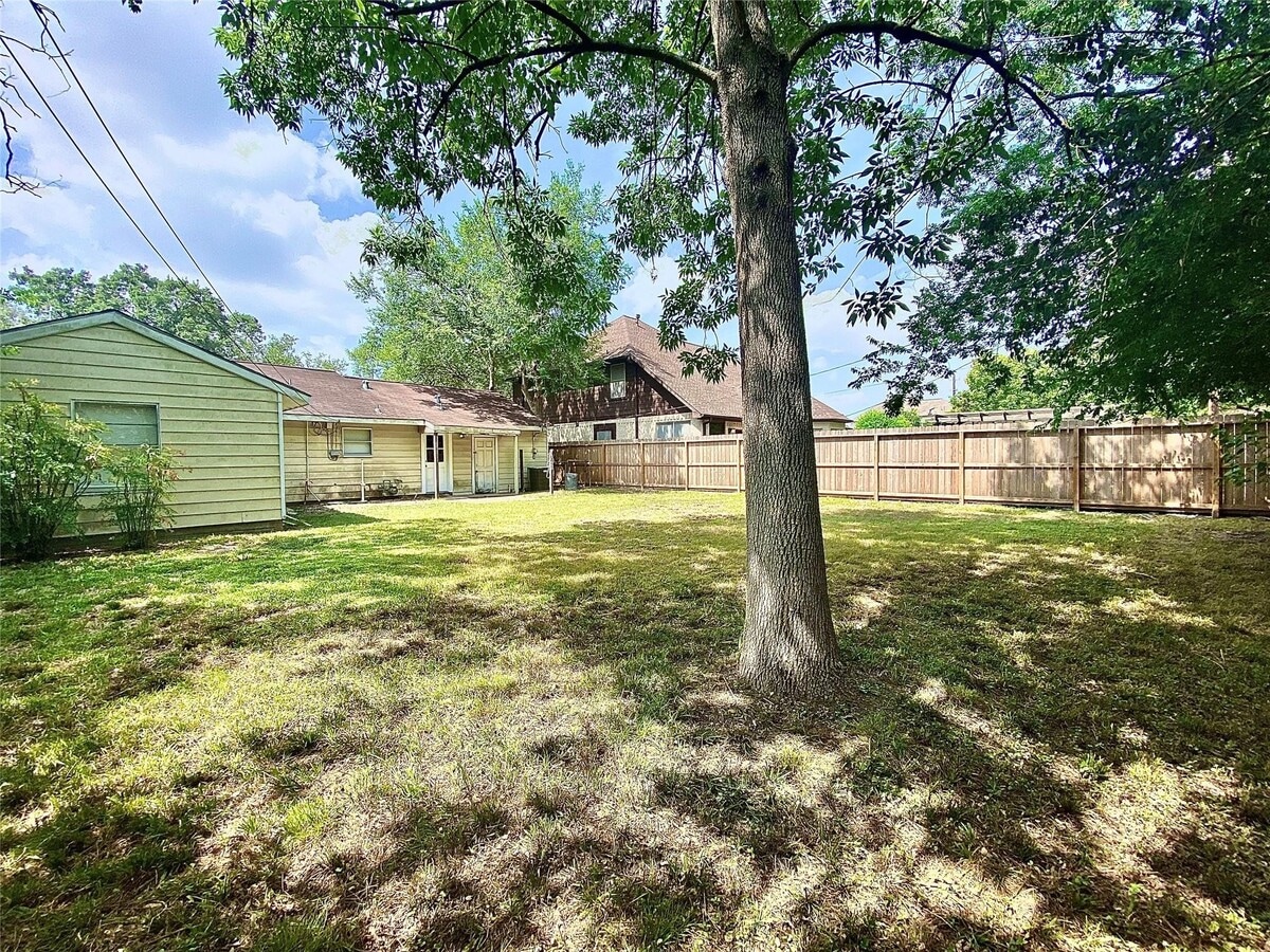 Photo - 5502 Evergreen St