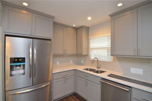 Photo - 1801 Maple Ave