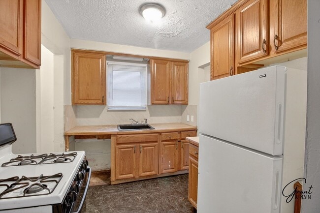 Photo - $1050 Charming 2 Bed Home