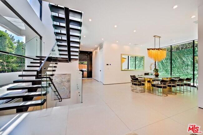 128 Laurel Ave