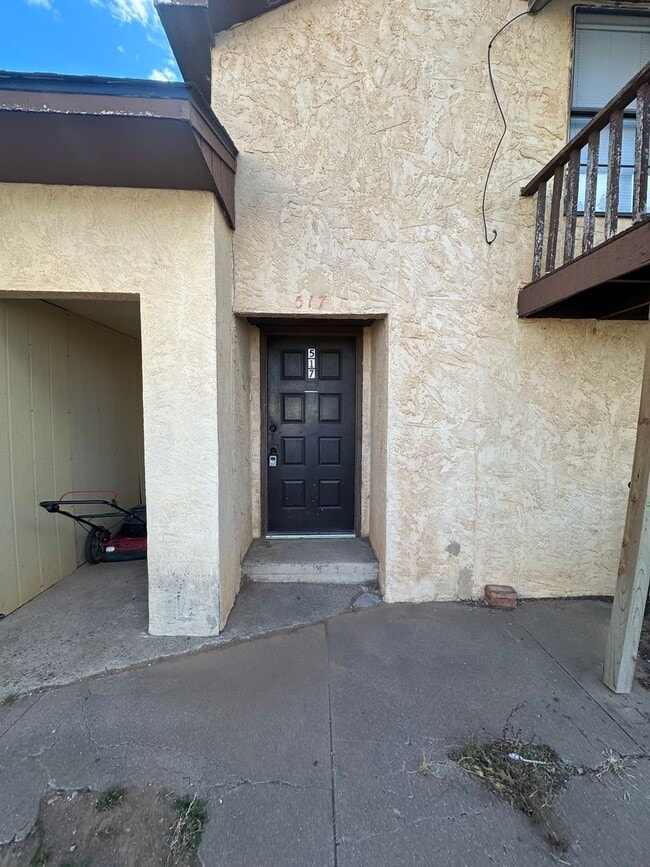 Photo - Spacious Upstairs 1 Bed Apartment!