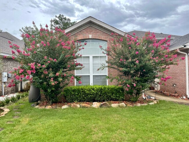 Photo - Beautiful 4/3 Family Home in Quiet Neighborhood