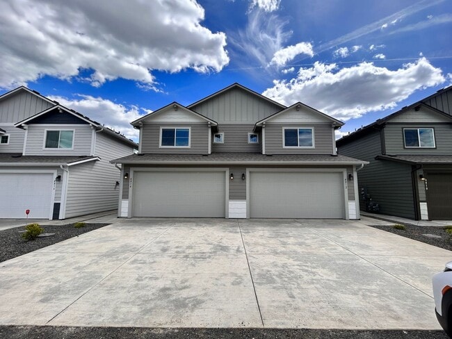 Building Photo - 4710-4712 East Fairview Avenue Unit 4710