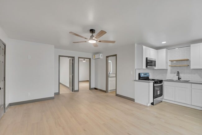 Building Photo - 13754 Rosedale Hwy