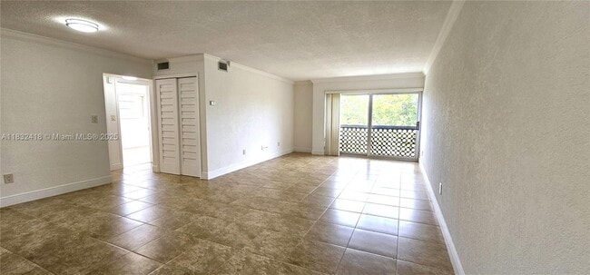 Photo - 650 Coral Wy Unit 404