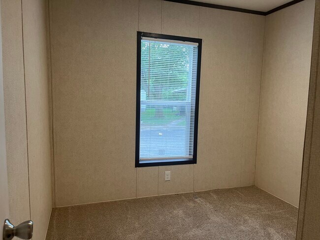 Photo - 359 S Green Meadow St SE