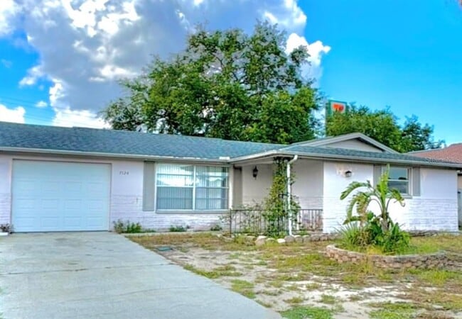 Building Photo - 7124 Isle Dr