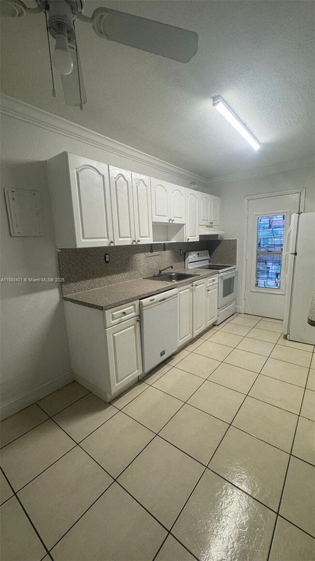 Photo - 890 NW 45th Ave Unidad 39