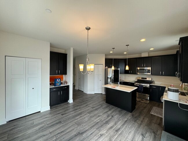 Photo - 29W710 Cambridge Ct