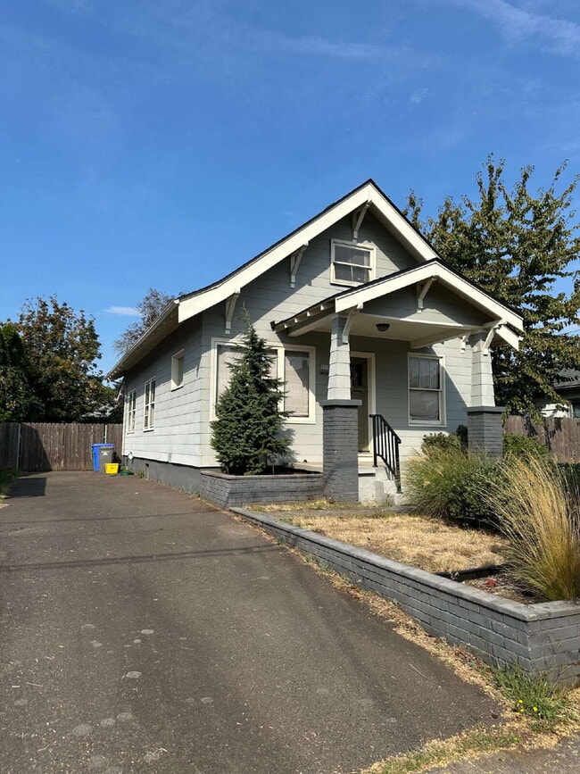 Building Photo - Beautiful PDX Bungalow, Master on Main, Wo... Rental
