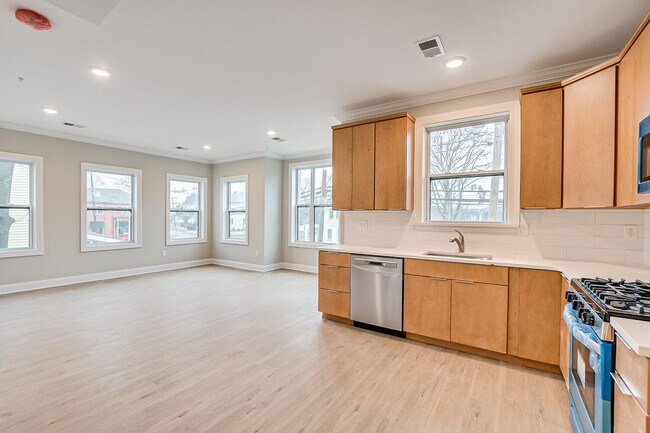 Photo - 158 Durham Ave