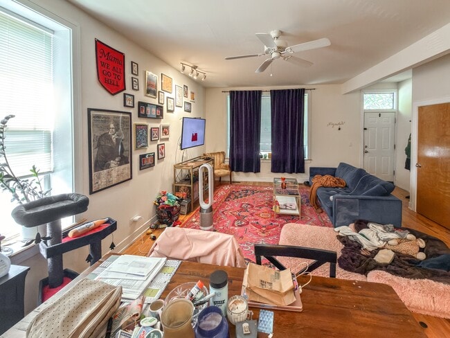 2837 N Damen Ave Unit 1