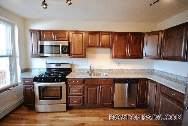 Building Photo - 342 Meridian St