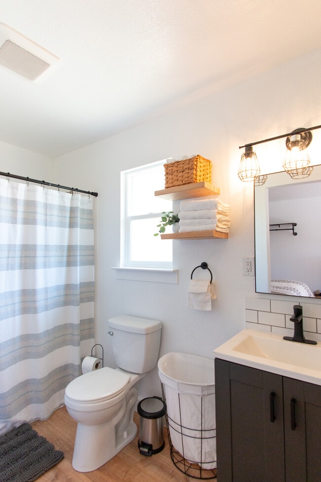 Photo - 3390 Cutlas Ct Unit B