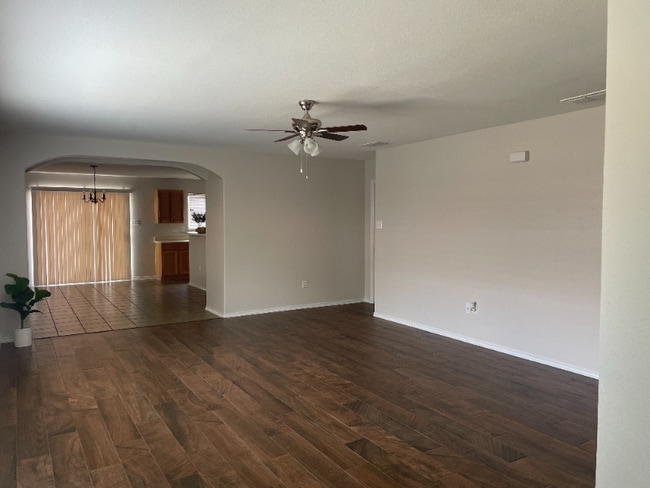 Photo - 2135 Lima Loop