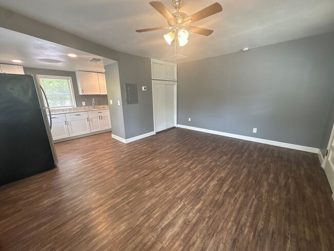 408 3rd Ave NW Unit D