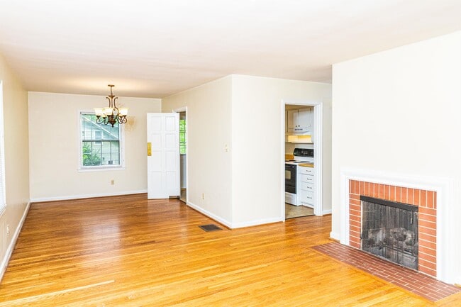 Photo - 657 Montclair Dr
