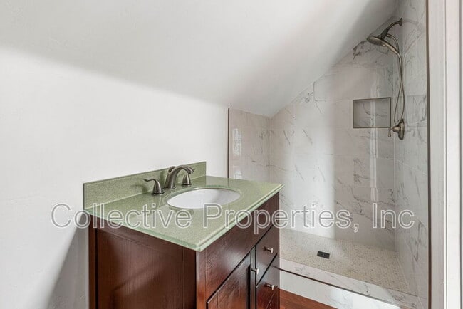 Photo - 2084 Kearney Ave