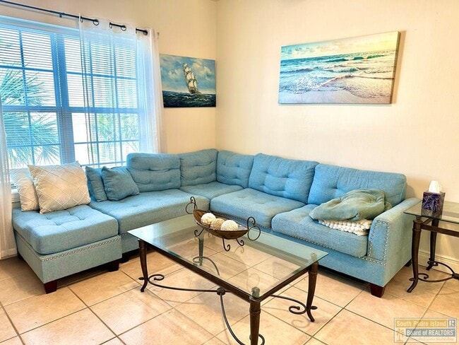 Building Photo - 111 E Polaris Dr Unit 7