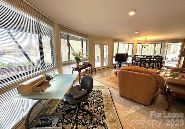 Photo - 424 Lakeview Dr