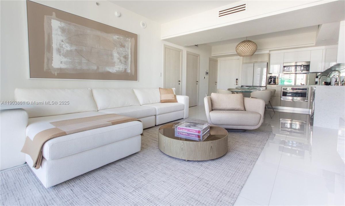 Photo - 92 SW 3rd St