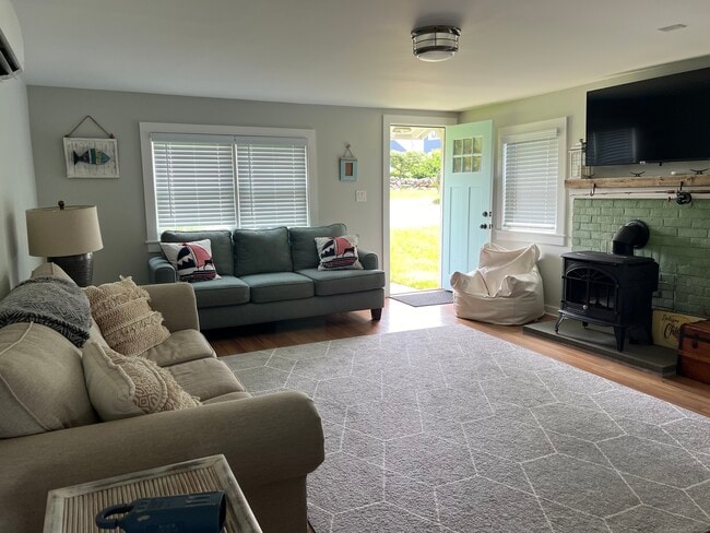 Photo - 61 Old Black Point Rd