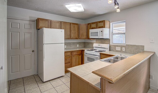 Photo - 8803 Brookfield Dr