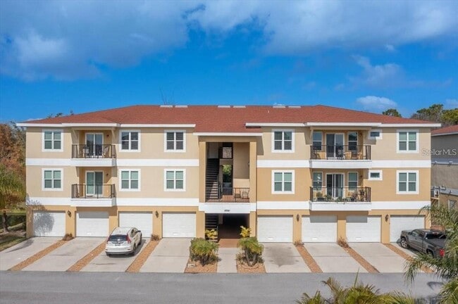 Building Photo - 5041 Royal Palms Wy Unit 203 Rental