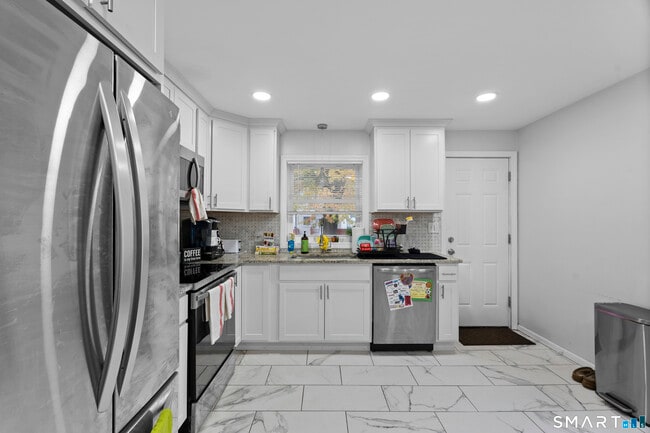 Photo - 5 Clover Hill Ave