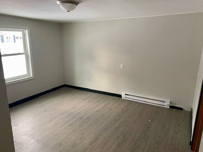 Building Photo - 213 S 2nd St Unit #2