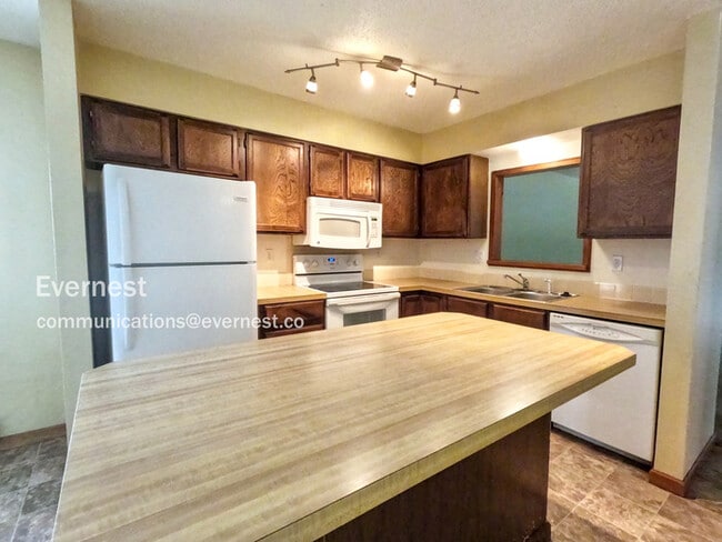 Photo - 712 Frontier Ct